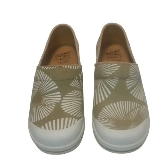 Tan Vegan Dansko Clog sz 38 - Picture 2 of 8